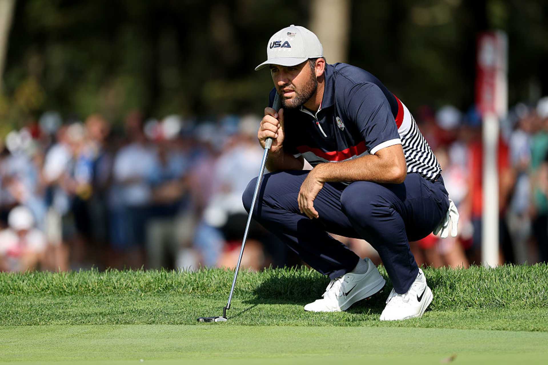 FARMINGDALE, NEW YORK - SEPTEMBER 26: Scottie Scheffler of Team United States looks over a putt on the ninth hole during the Friday afternoon four-ball matches of the 2025 Ryder Cup at Black Course at Bethpage State Park Golf Course on September 26, 2025 in Farmingdale, New York. (Photo by Jamie Squire/Getty Images)