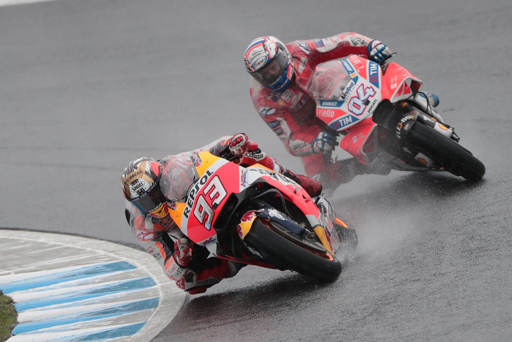 Marc Marquez leads Andrea Dovizioso, Motegi MotoGP 2017