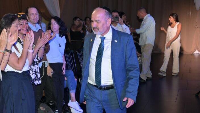 Ultra-Orthodox hint at return to Netanyahu government after walkout over draft law