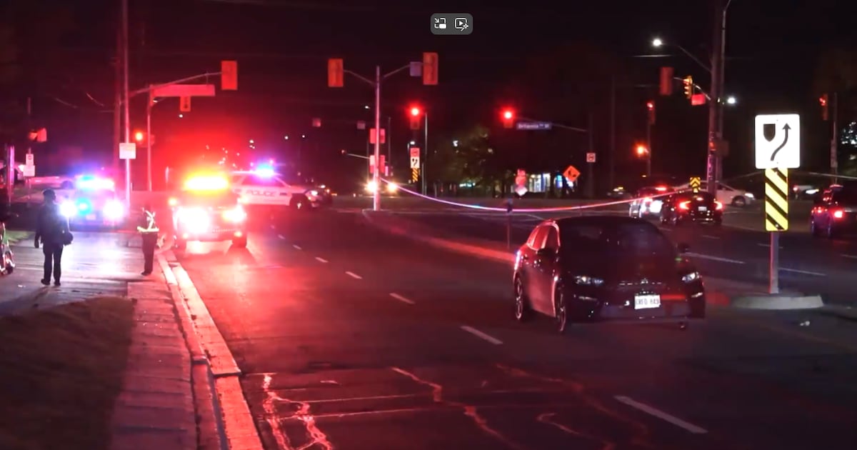 Pedstrian seriously injured after being struck in Missisauga