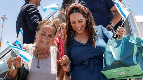 Israel’s population grows to 10.1 million on Rosh Hashanah eve despite record emigrat