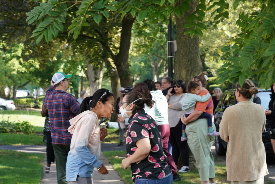 ICE raid disrupted by crowd of opposition