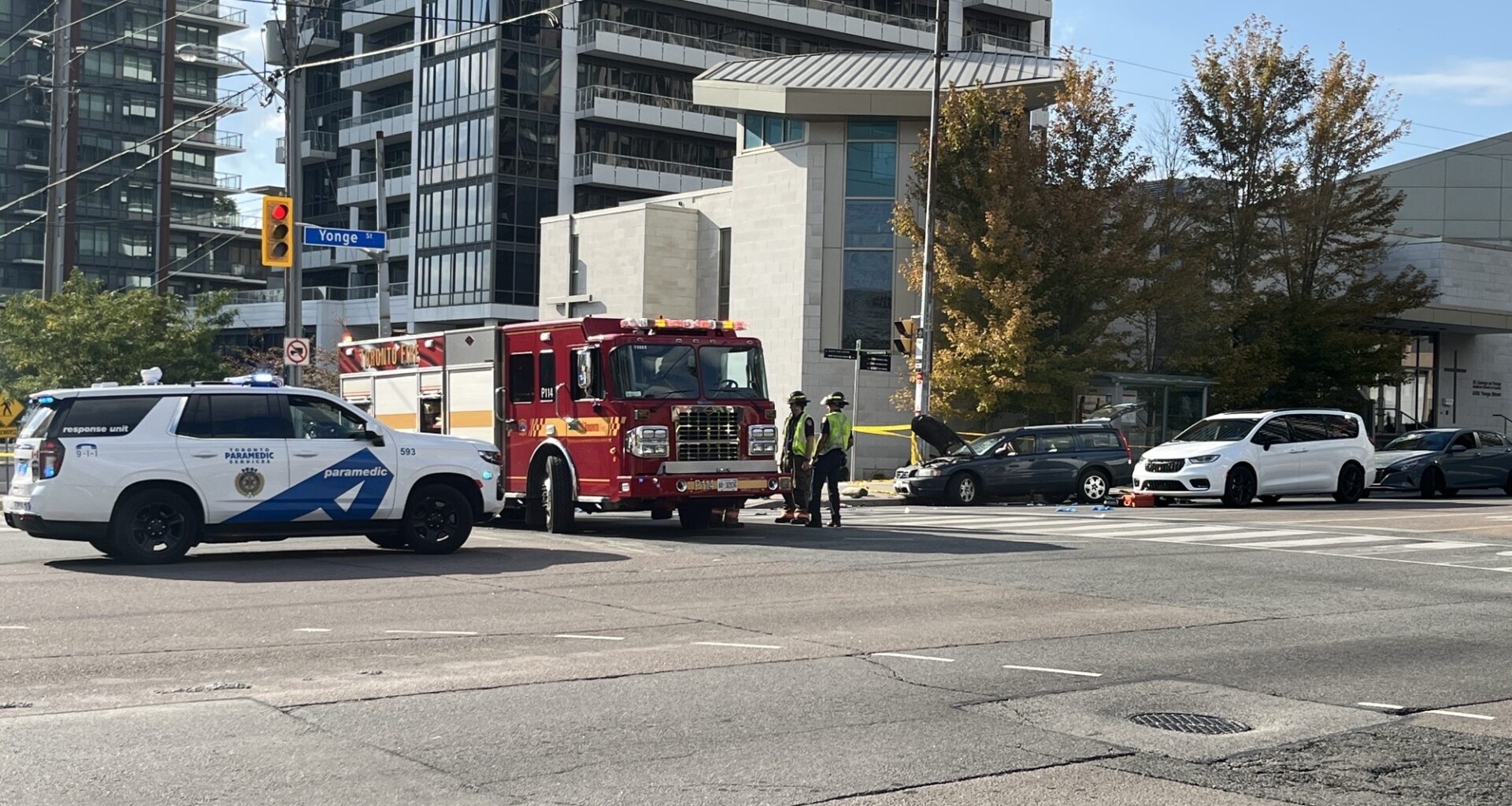 3 pedestrians, one driver in Hospital after North York collision