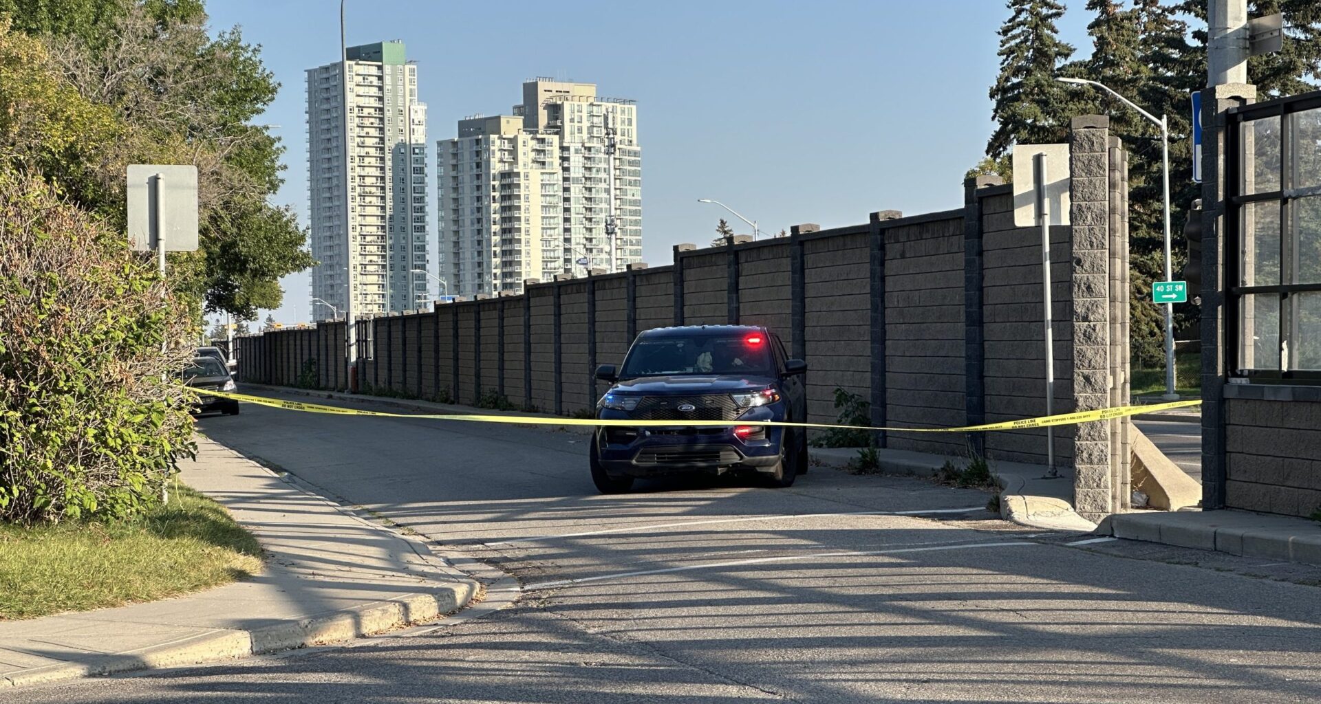 Youth cyclist seriously hurt in SW Calgary crash