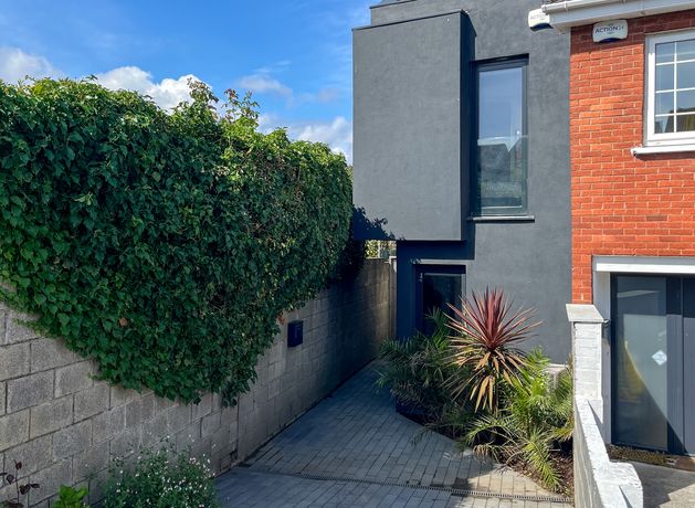 ‘I squeezed a whole house into a side passage in Bray – the results inside might surprise you’