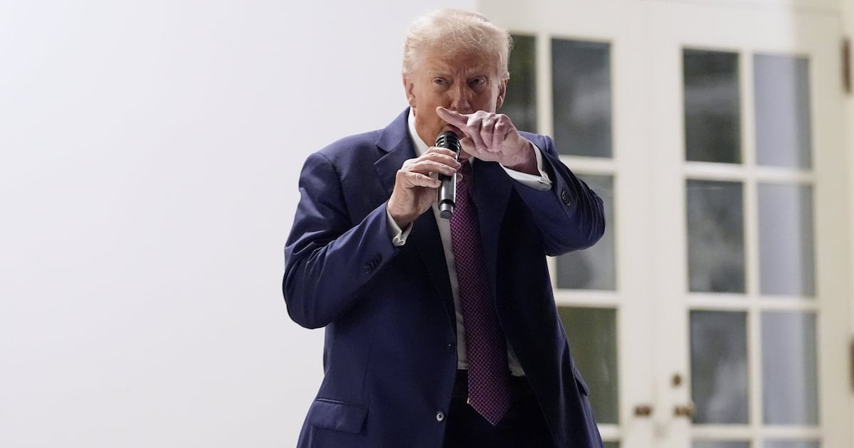 Trump threatens Chicago with apocalyptic force and Pritzker calls him a ‘wannabe dictator’ - CTV News