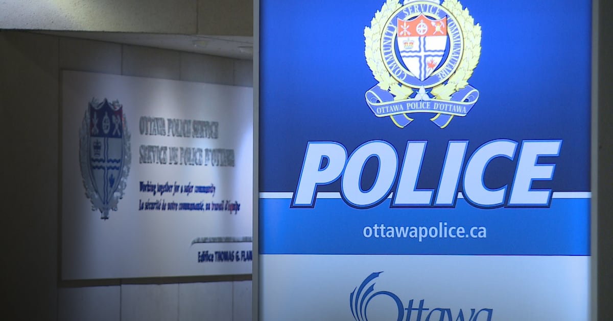 Police seize 26,000 illegal cigarettes from people selling in Ottawa’s ByWard Market - CTV News