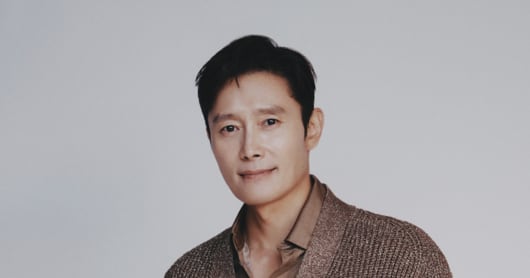 Lee Byung-hun Brushes Off Wife's Playful SNS Teasing - 조선일보