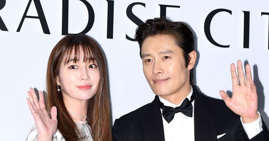 Lee Min-jung upholds 500k pledge, blurs Lee Byung-hun's SNS - 조선일보