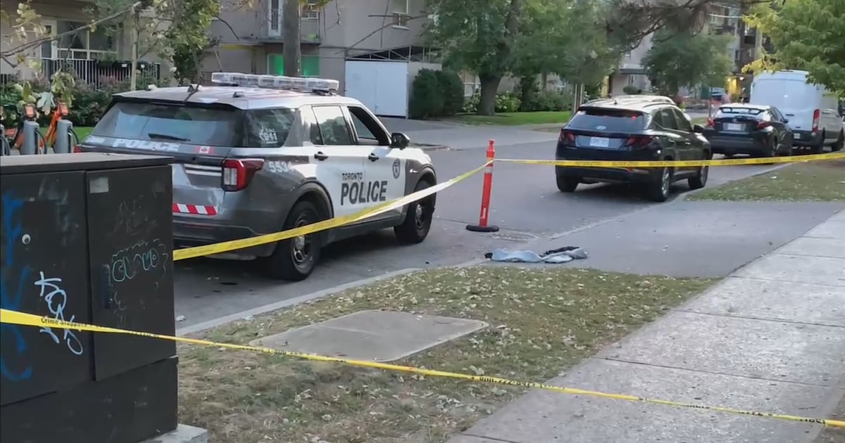 East York stabbing: 3 suspects sought