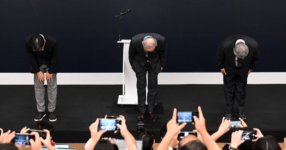 KT's delayed hacking admission deepens consumer distrust - 조선일보