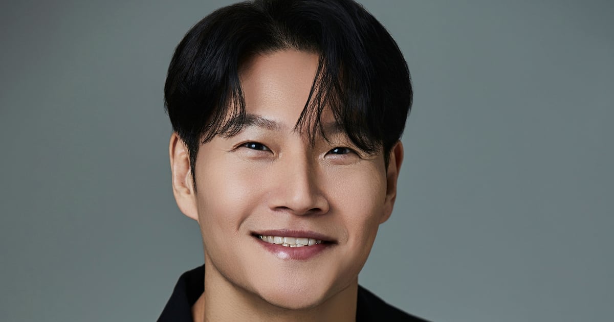 Kim jong-kook apologizes for wedding-related fatigue - 조선일보