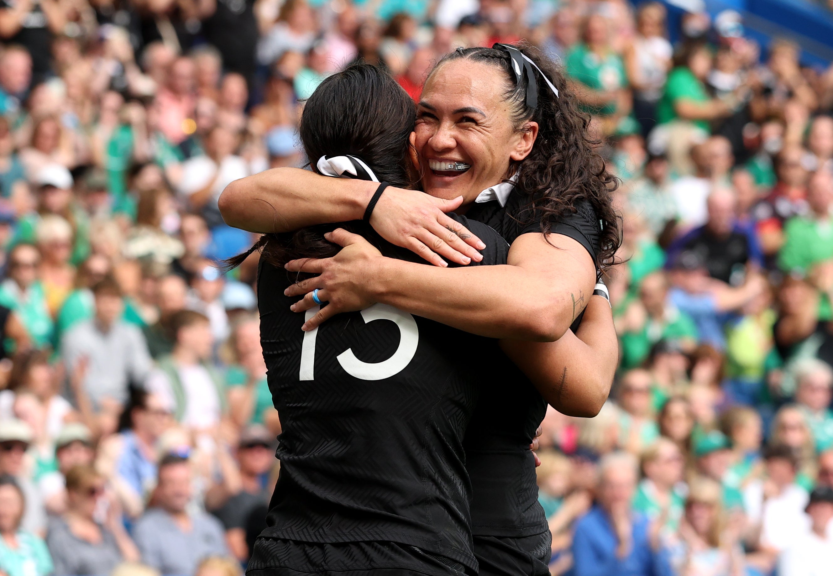 New Zealand powered into the quarter-finals with a 40-0 win