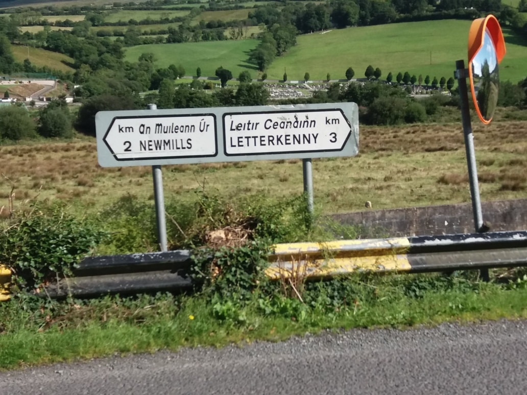 Update: Three people hospitalised after Newmills crash