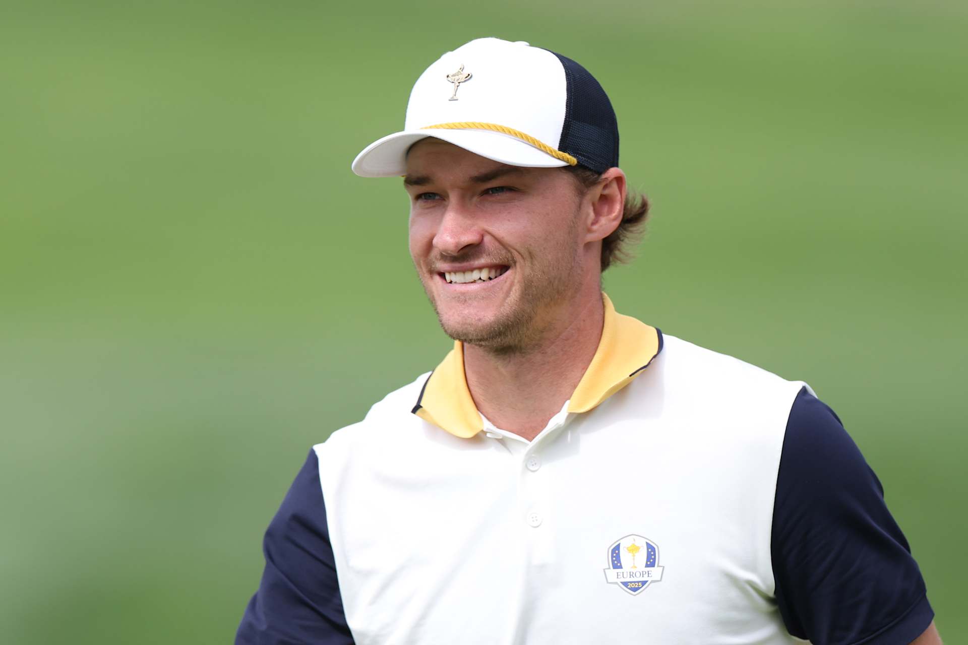 FARMINGDALE, NEW YORK - SEPTEMBER 16: Rasmus Højgaard of Team Europe reacts during a practice round at Black Course at Bethpage State Park Golf Course on September 16, 2025 in Farmingdale, New York. (Photo by Andrew Redington/Getty Images)