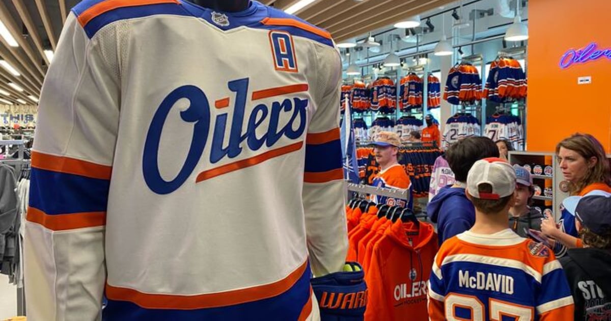 Oilers unveil new alternate uniform for season start at Fan Day event - CTV News