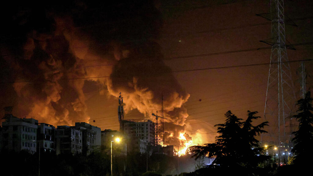 מיכל נפט שהותקף באזור שהראן, טהרן