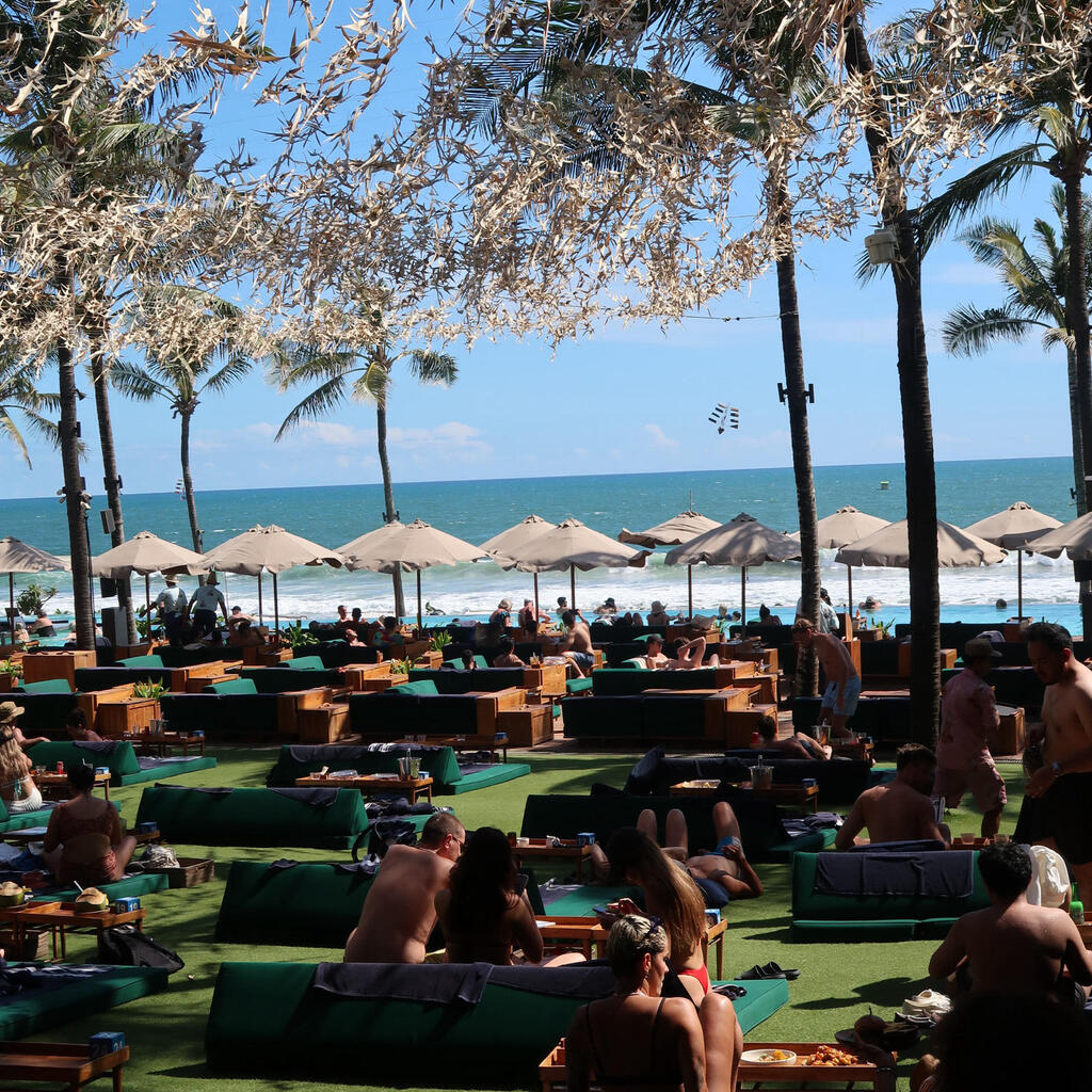 ביץ׳ קלאב באינדונזיה