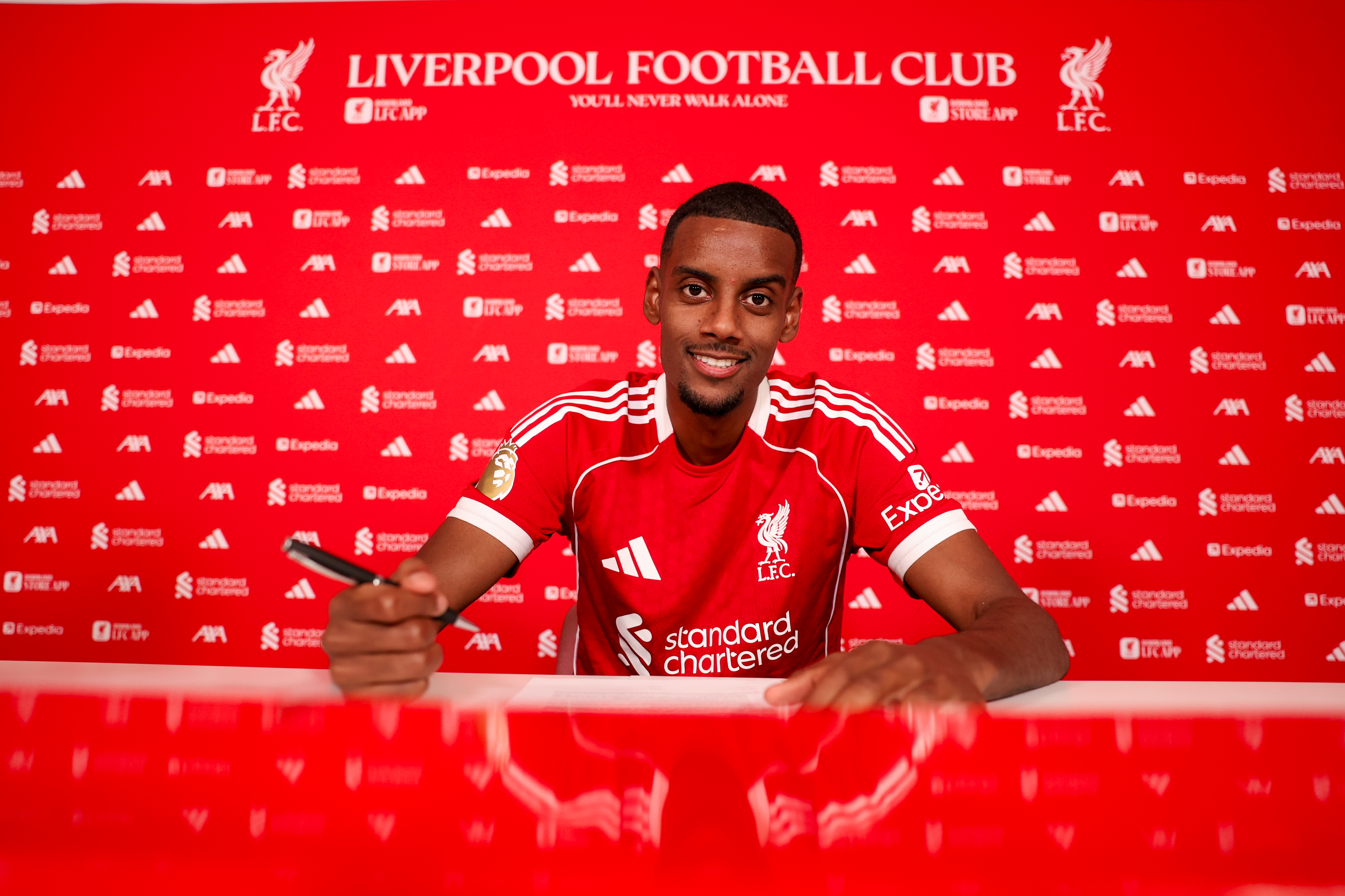 Liverpool sign Alexander Isak