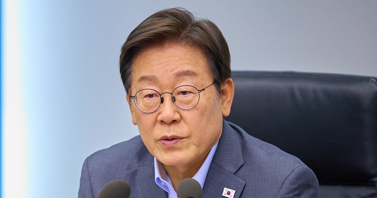 President Lee Jae-myung Orders Rapid System Recovery, Minimizes Public Inconvenience - 조선일보