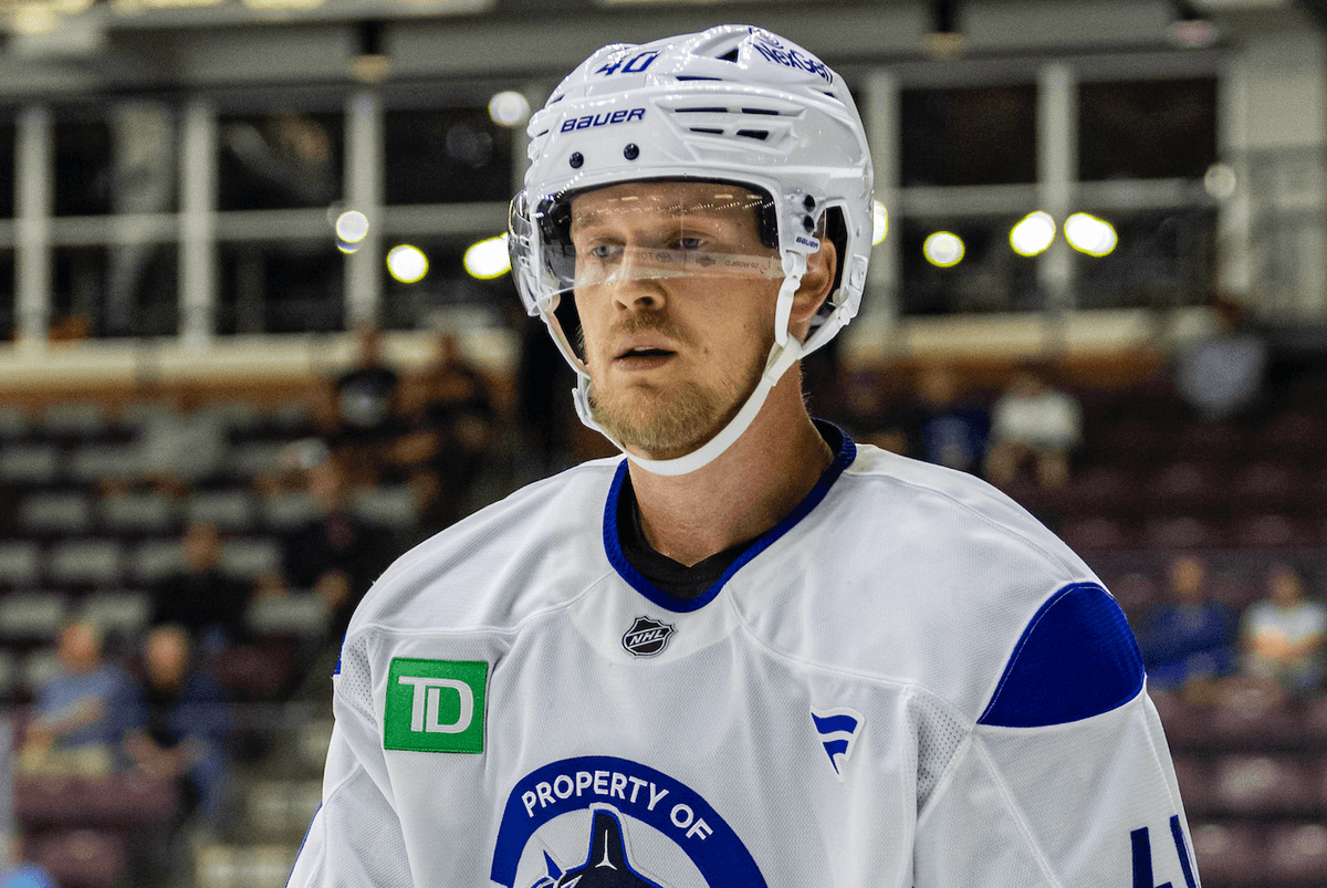 Elias Pettersson talks feeling stronger, linemates, and more on first day of Canucks training camp - Canucks Army