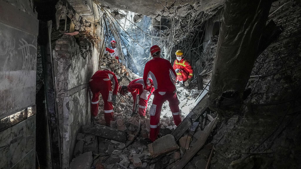 ההריסות בכלא אווין בטהרן לאחר התקיפות