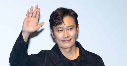 Lee Byung-hun's Humorous Set Discipline Praised by Director Park Chan-wook - 조선일보
