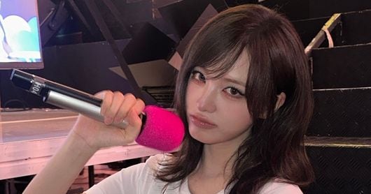 IVE’s Liz Channels 1980s Teen Star in Retro Performance - 조선일보