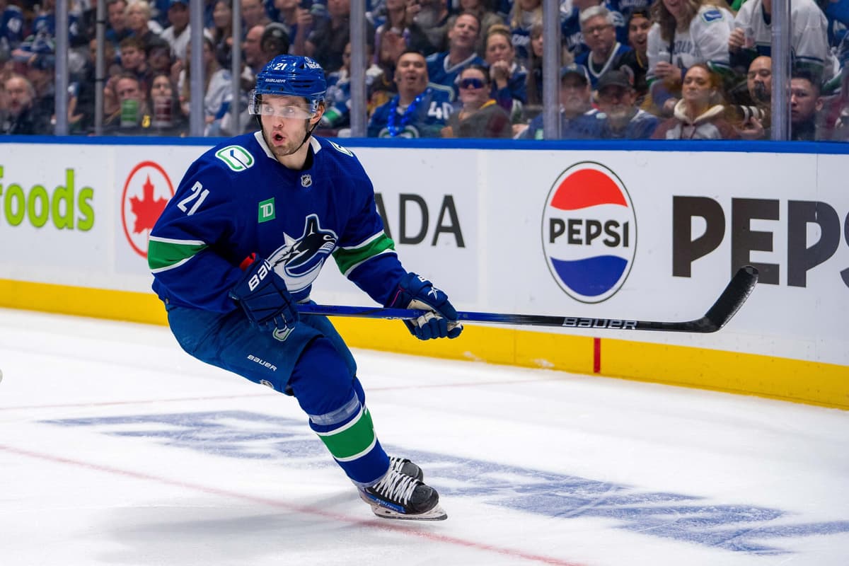 Canucks notes: Höglander leaves arena in walking boot; Willander impresses vs. Flames - Canucks Army