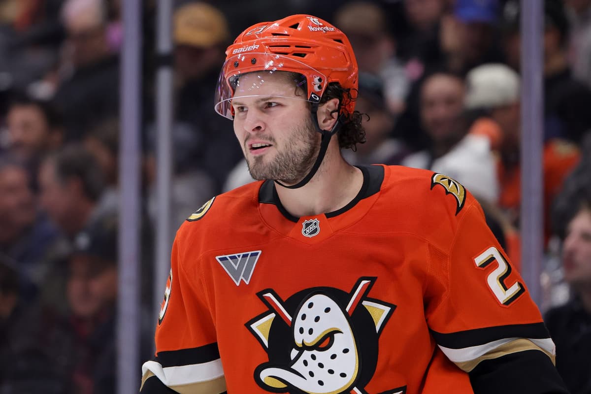 Ducks sign Mason McTavish to six-year extension