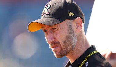 Tigers extend coach's contract despite winless start