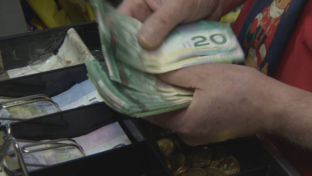 Click to play video: 'Debate over B.C. minimum wage increase'