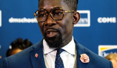 ICE arrests superintendent of Iowa’s largest school district - CTV News