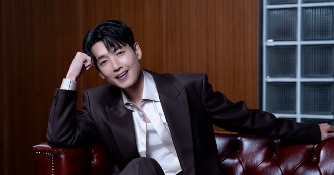 Jeong Kyung-ho Champions Tango in 'Boss', Recommends to Parents - 조선일보