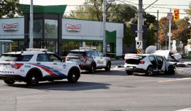 3 injured in crash at Kingston Rd. and Lawrence Ave