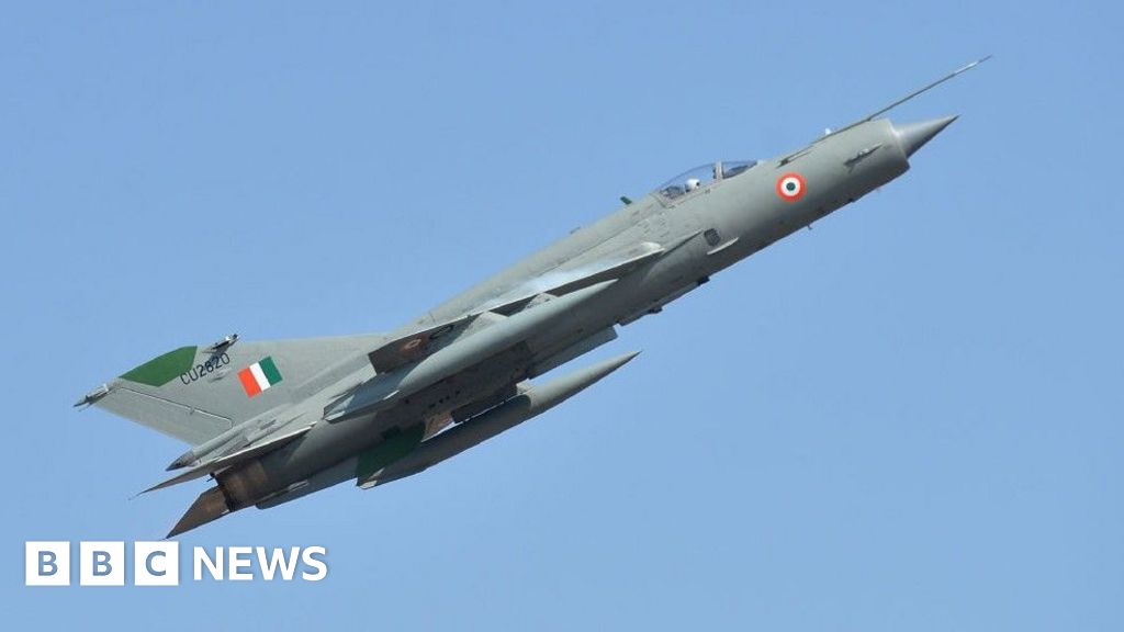Sun sets on India's iconic and controversial Soviet fighter jet