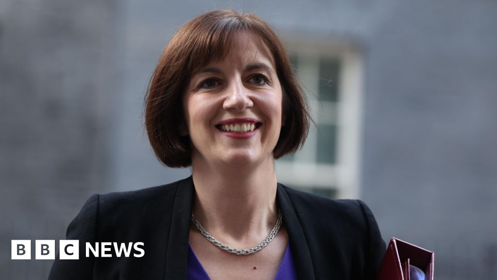 Bridget Phillipson cements status as Labour deputy frontrunner
