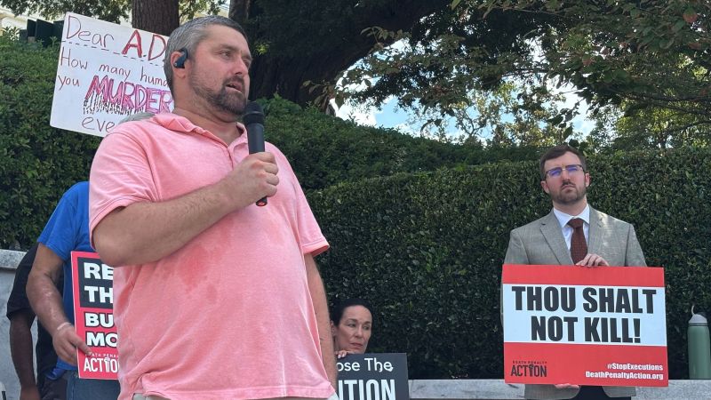 Victim’s son asks Alabama to stop execution of man who killed his mother in a gas station holdup