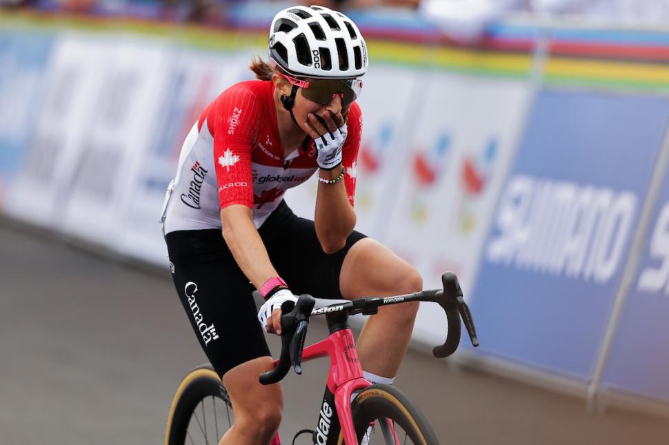 Magdeleine Vallieres wins 2025 UCI World Championship road race
