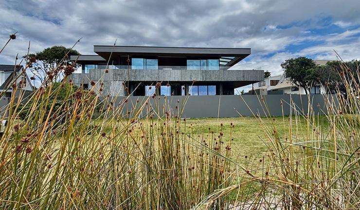 UK real estate star Phil Spencer is back on Kiwi screens with the second season of New Zealand's Best Homes With Phil Spencer. He kicked off the show in the Coromandel. Photo / TVNZ