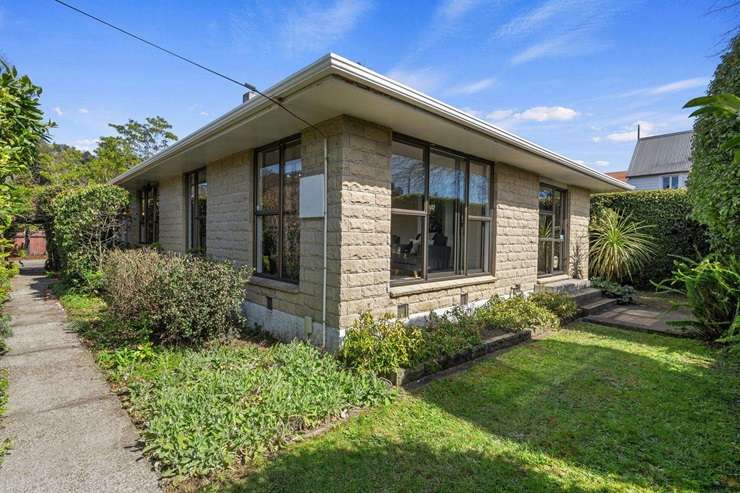Maurice Gee at the Auckland Writers & Readers Festival in 2012. Photo / Steven McNicholl