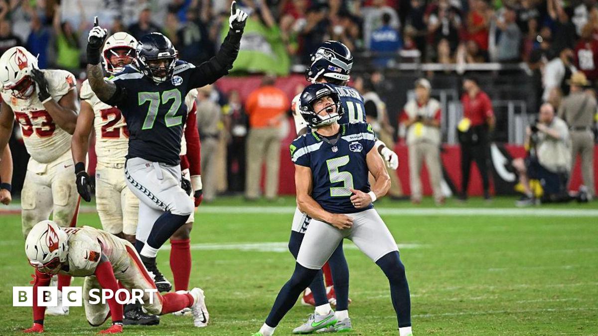 Sam Allardyce gives a thumbs-up