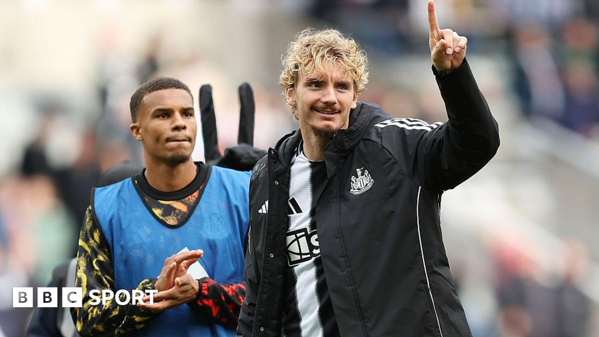 Nick Woltemade acknowledges the fans after Newcastle United's win against Wolverhampton Wanderers at St James' Park on 13 September, 2025