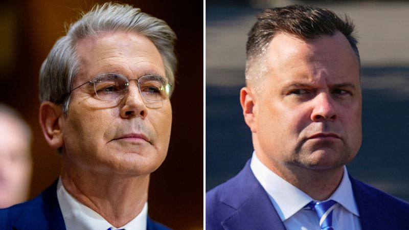 Top Trump economic officials almost come to blows at exclusive MAGA club, sources say