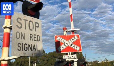 Brisbane drivers face longer delays at level crossings as rail network expands