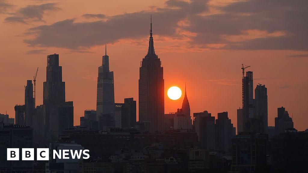 US and Canada fight over who's to blame for wildfires