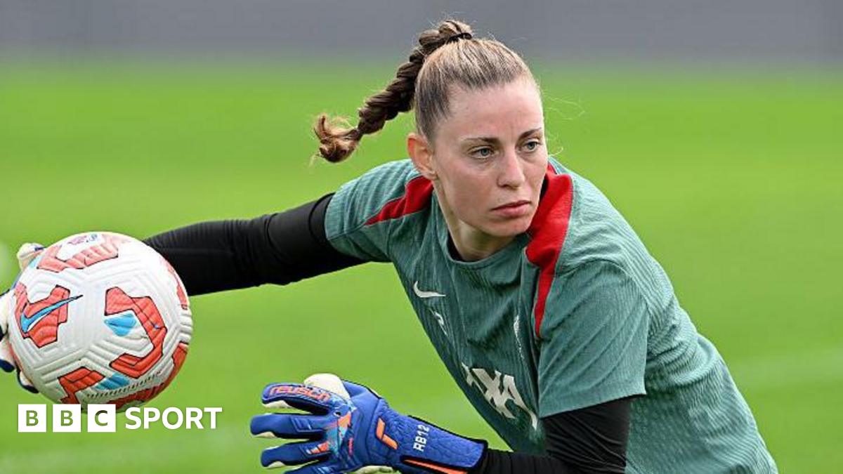 Liverpool goalkeeper Rafaela Borggrafe in training