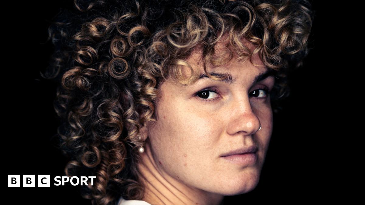 Sam Allardyce gives a thumbs-up