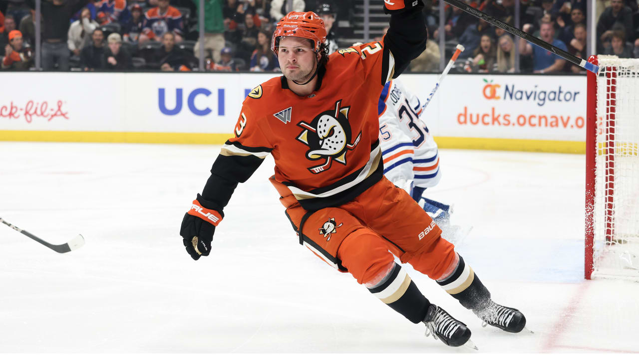 McTavish signs 6-year contract with Ducks