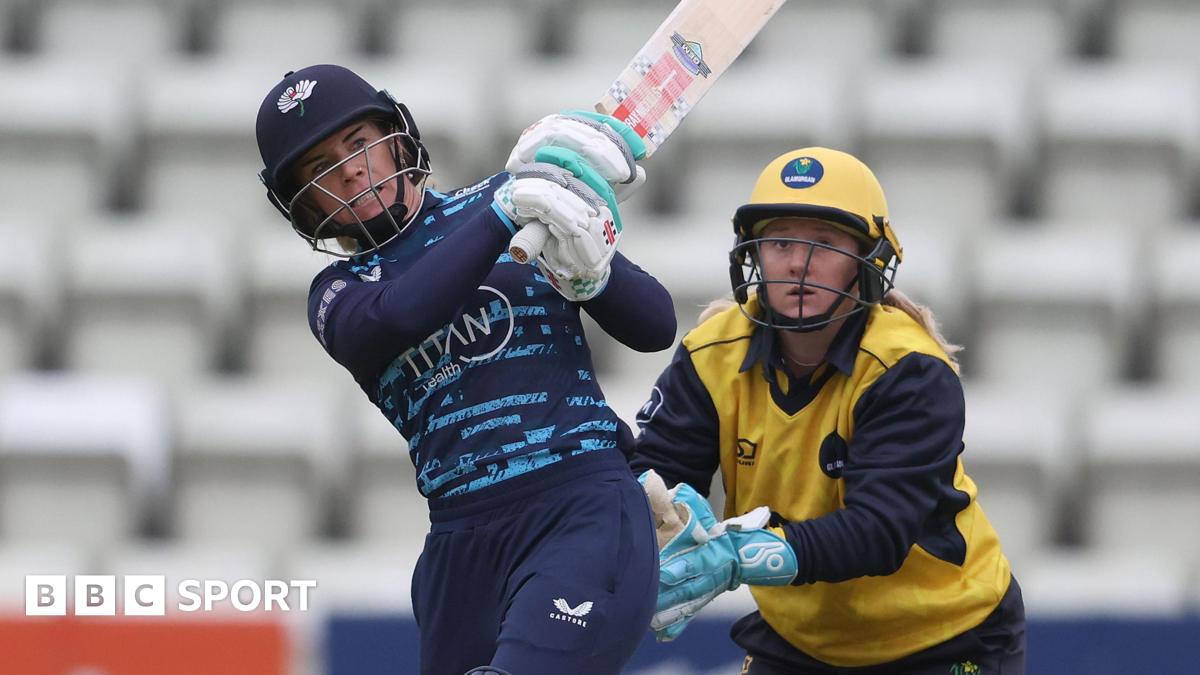 Yorkshire skipper Lauren Winfield-Hill batting